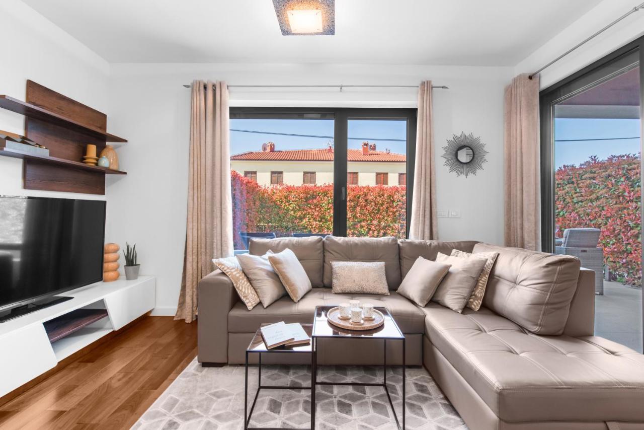 Luxury New Apartment With Private Garden Near The Beach! Poreč Exterior foto