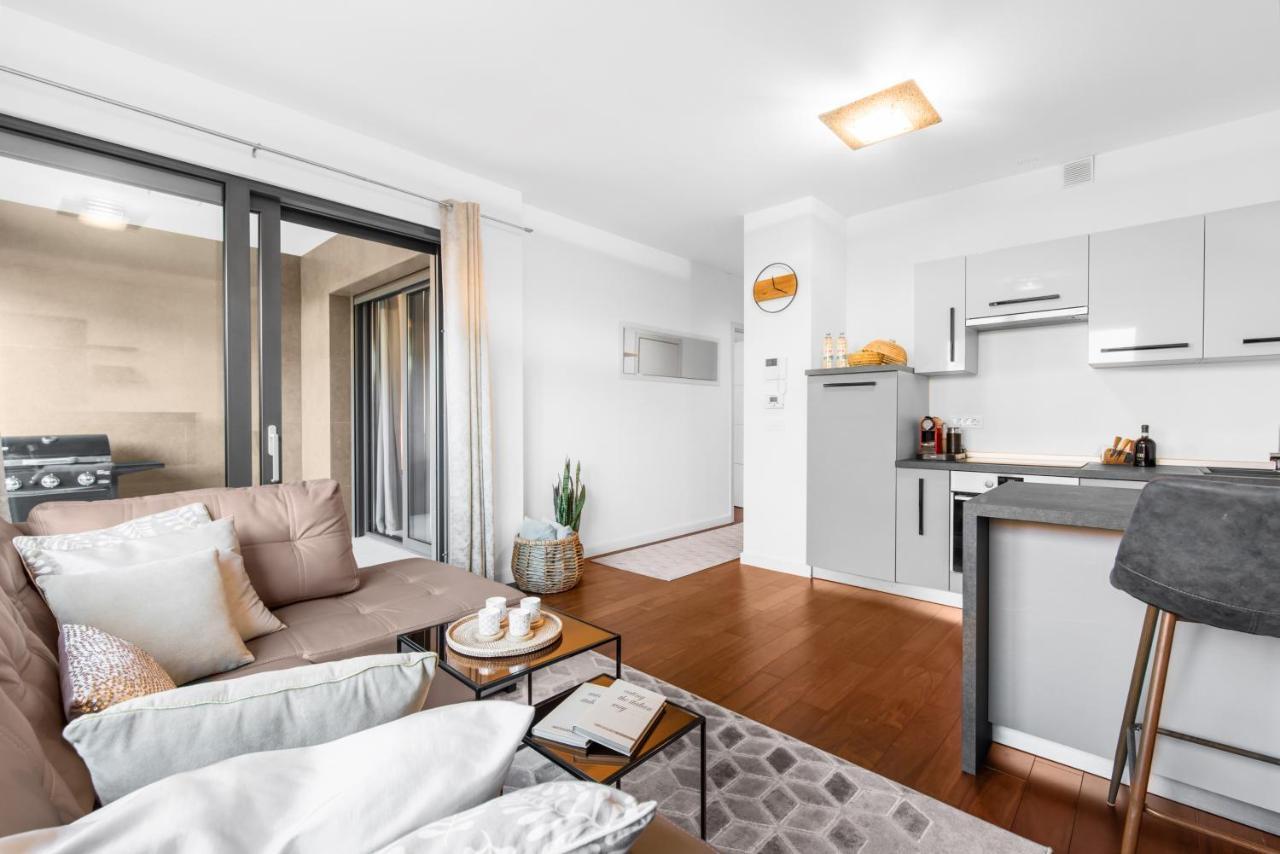 Luxury New Apartment With Private Garden Near The Beach! Poreč Exterior foto